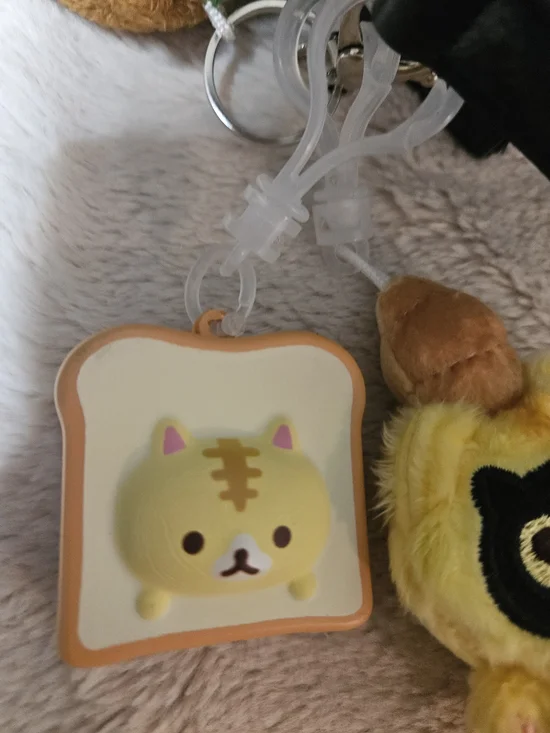 2 Cat Keychains - Picture 2 of 4